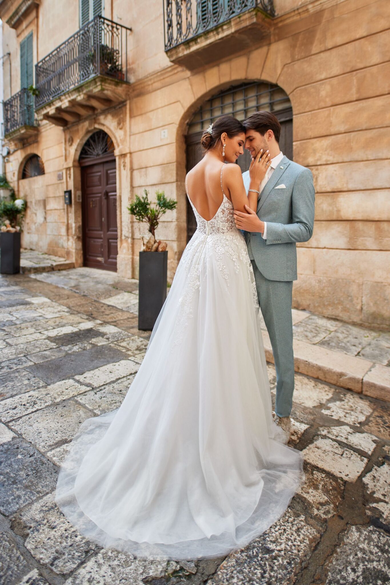 Traumhafte Brautkleider im Brautmodengeschäft Weick Mode entdecken. Bridal Store mit exklusiver Auswahl.